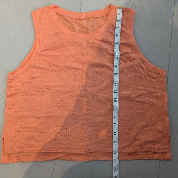 Lululemon Train to be tank in dot camo golden apricot - Picture 7 of 7